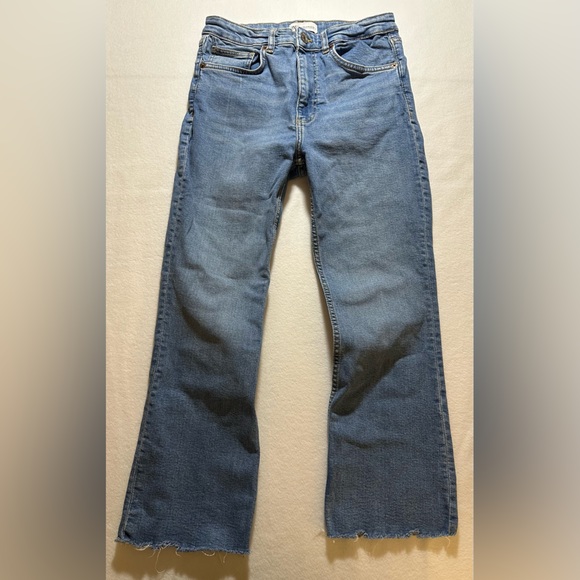 ZARA Size 8 Straight Leg Medium Wash Jeans Raw Frayed Hem - Picture 2 of 11